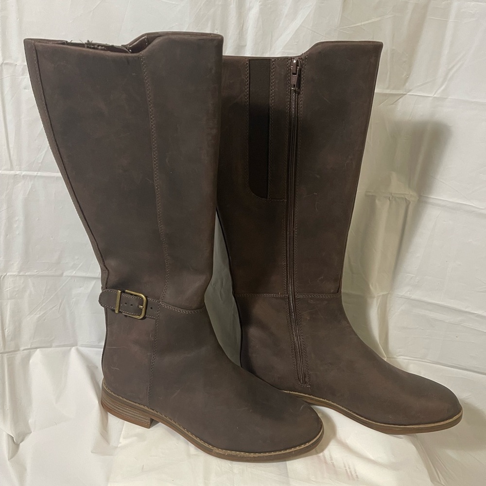 Clarks women’s brown leather buckled boots New never worn size 7